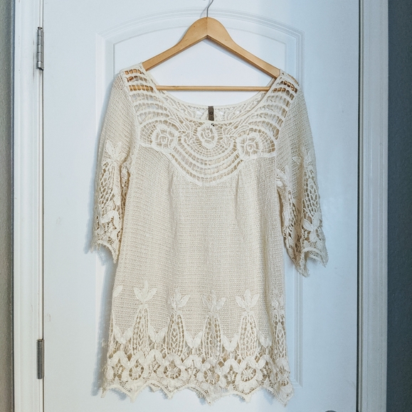 Neiman Marcus XCVI Intricate Crochet Tunic - Picture 4 of 8